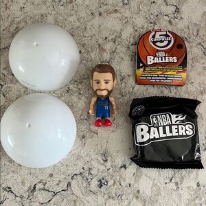 ZURU NBA Ballers Luka Doncic, Dallas Mavericks + All Accessories